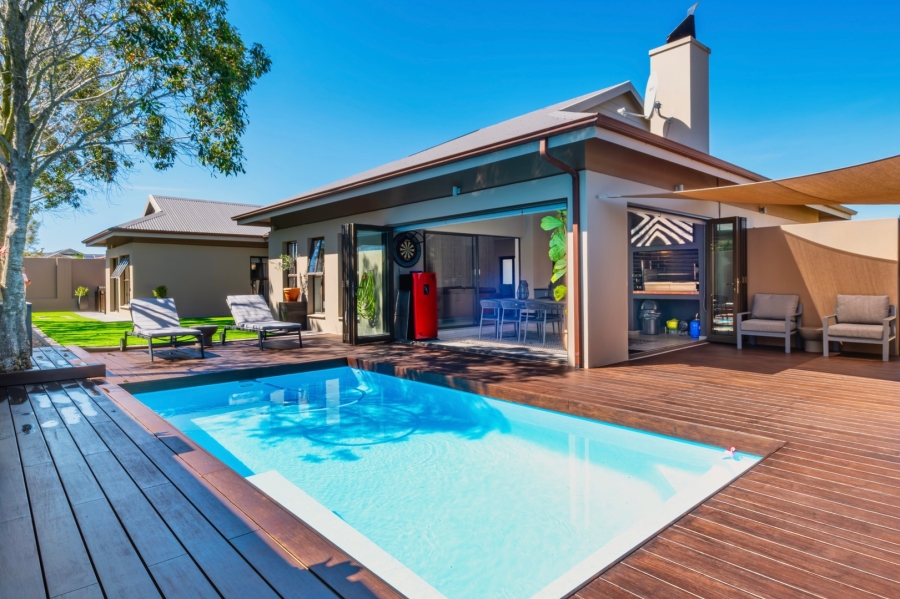 4 Bedroom Property for Sale in Earls Court Lifestyle Estate Western Cape
